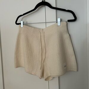 NWT ALO Yoga cashmere high-waist plush waffle short - Ivory